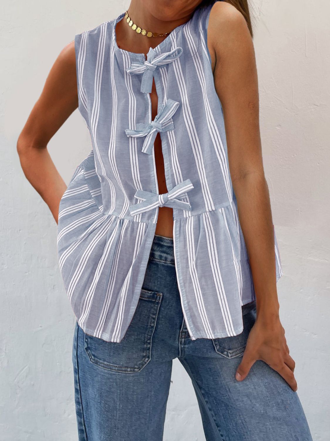 Chic Striped Tank Top - Elegant Round Neck Design